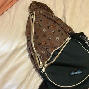Kavu crossbody limited edition with big foot